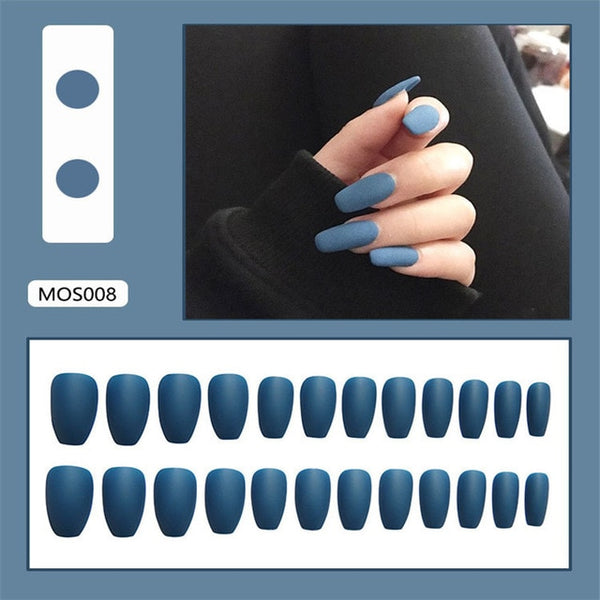 24 Pièces d'ongles artificiels très design et colorés mattes avec autocollant inclus
