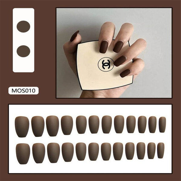 24 Pièces d'ongles artificiels très design et colorés mattes avec autocollant inclus